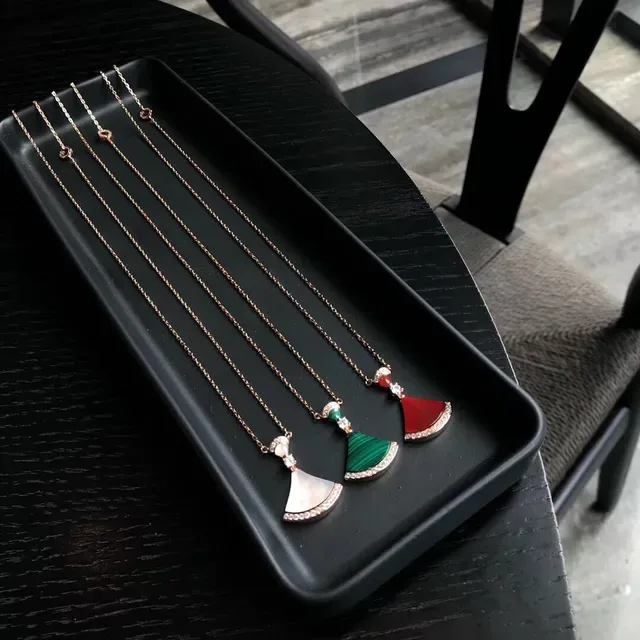 Multicolor Gold Fan-Shaped Pendant Stone Inlay Necklace 1