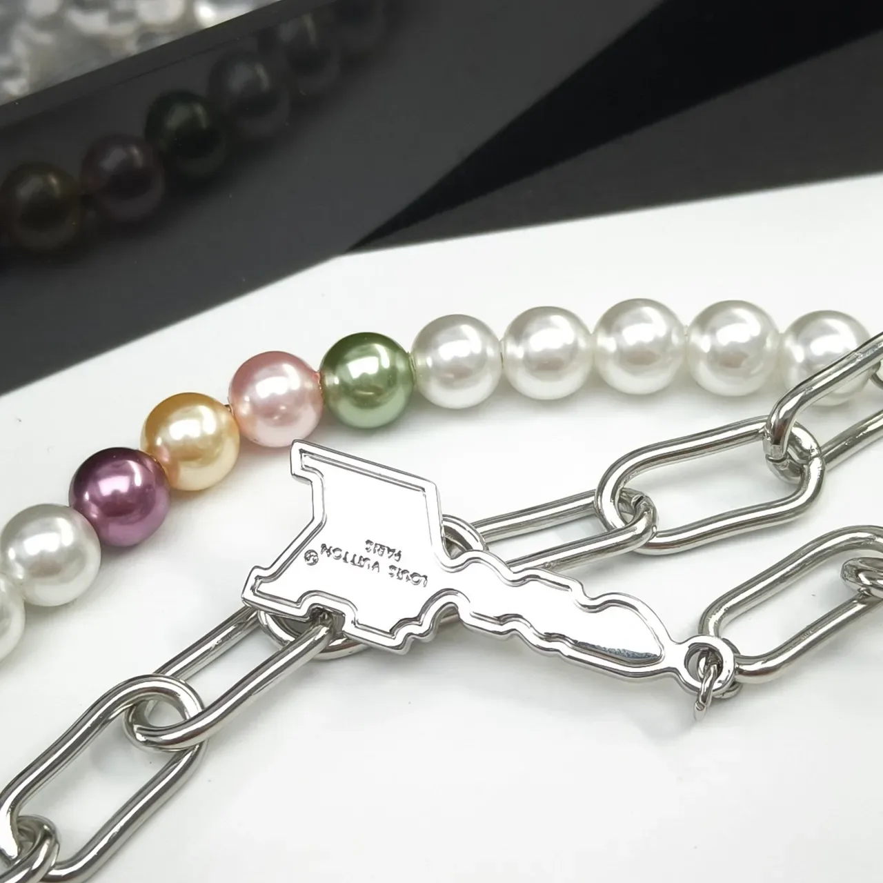 Multicolor Pearl and Silver-Tone Layered Chain Necklace 3