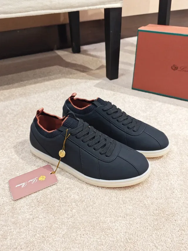 Navy Beige Low-Top Lace-Up Sneakers 5