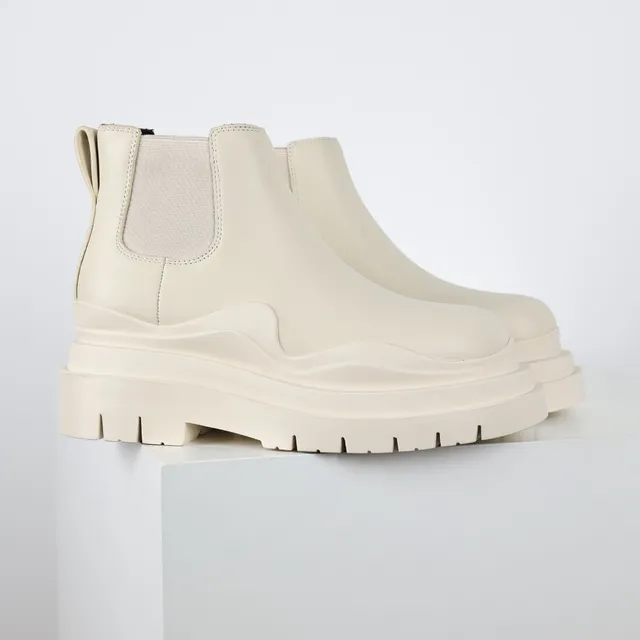 Off-White Chunky Platform Chelsea Boots 3