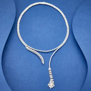 Collier Choker avec pendentif asymétrique pavé