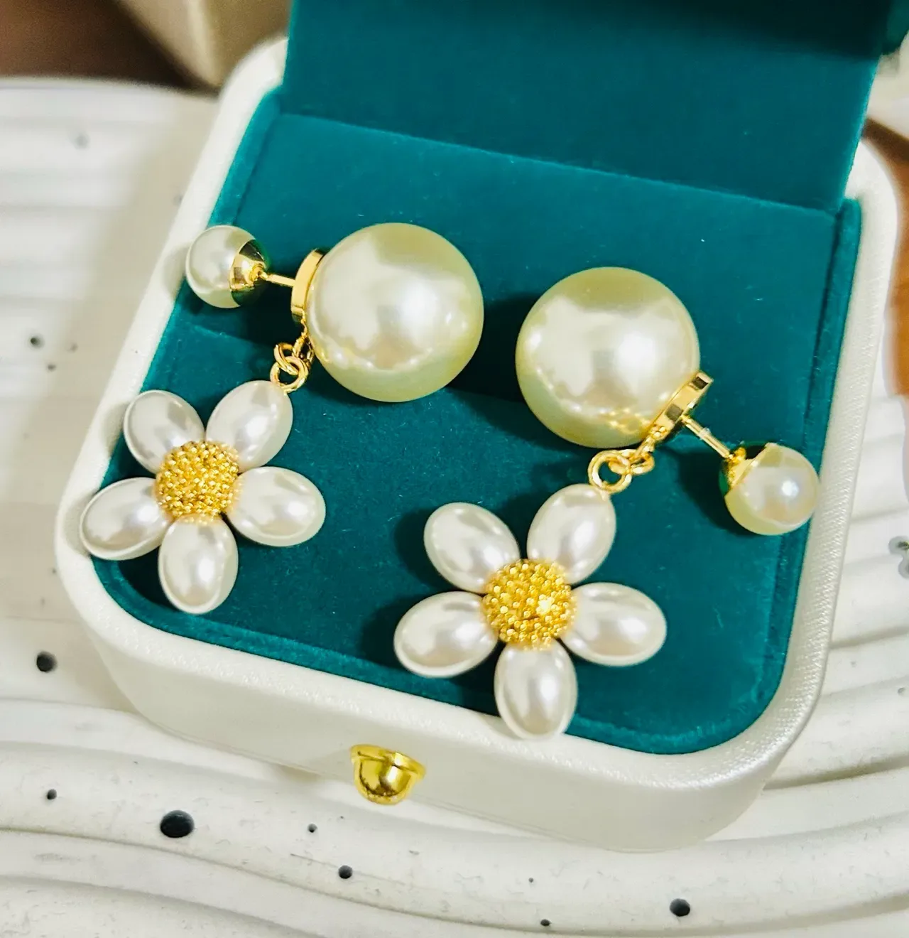 Pearl Flower Motif Gold-Tone Dangle Earrings 6