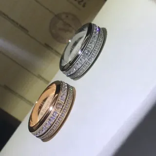 Piaget Possession 旋转双带镶钻戒指