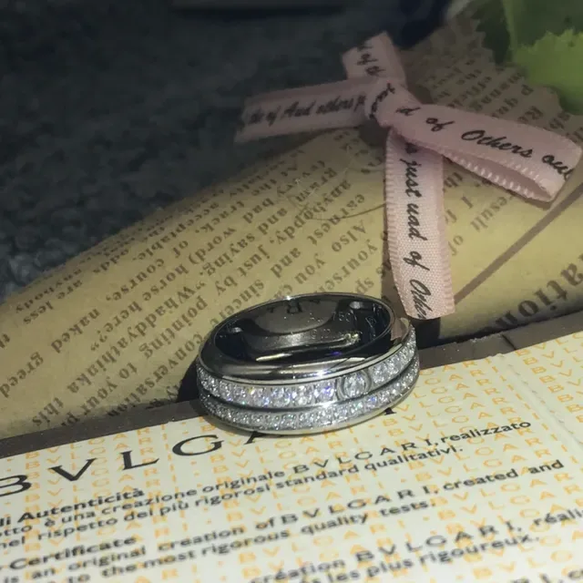 Piaget Possession Rotating Double-Band Pavé Diamond Ring 2