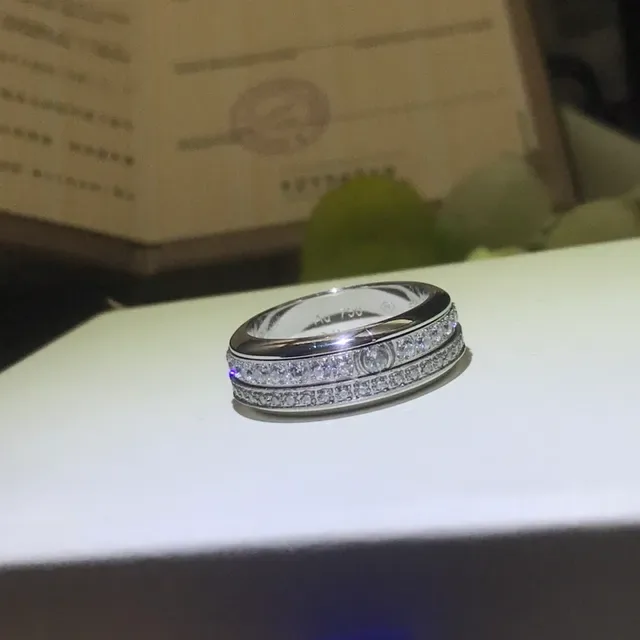 Piaget Possession Rotating Double-Band Pavé Diamond Ring 5