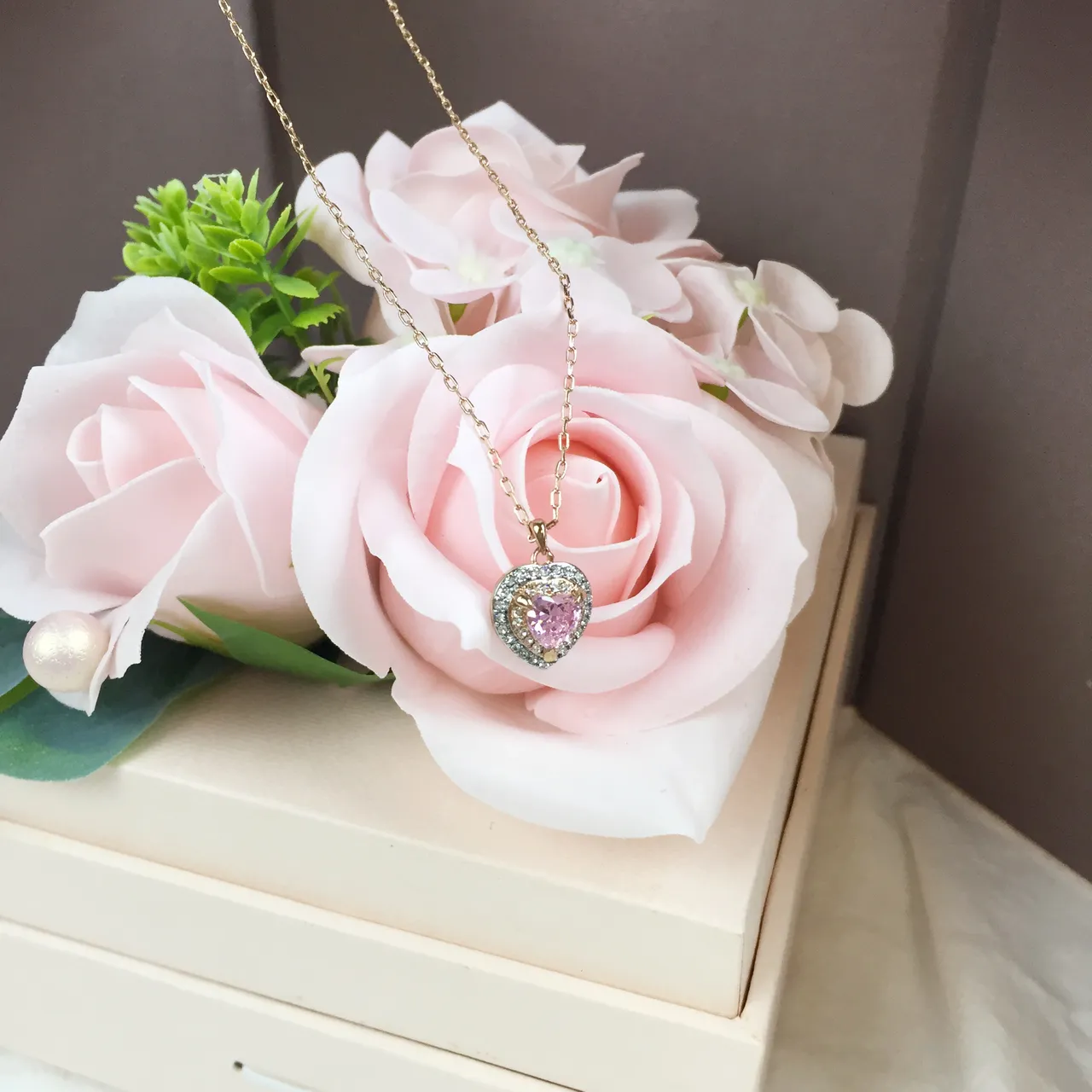 Pink Gold Chain Heart-Shaped Pendant Necklace 2