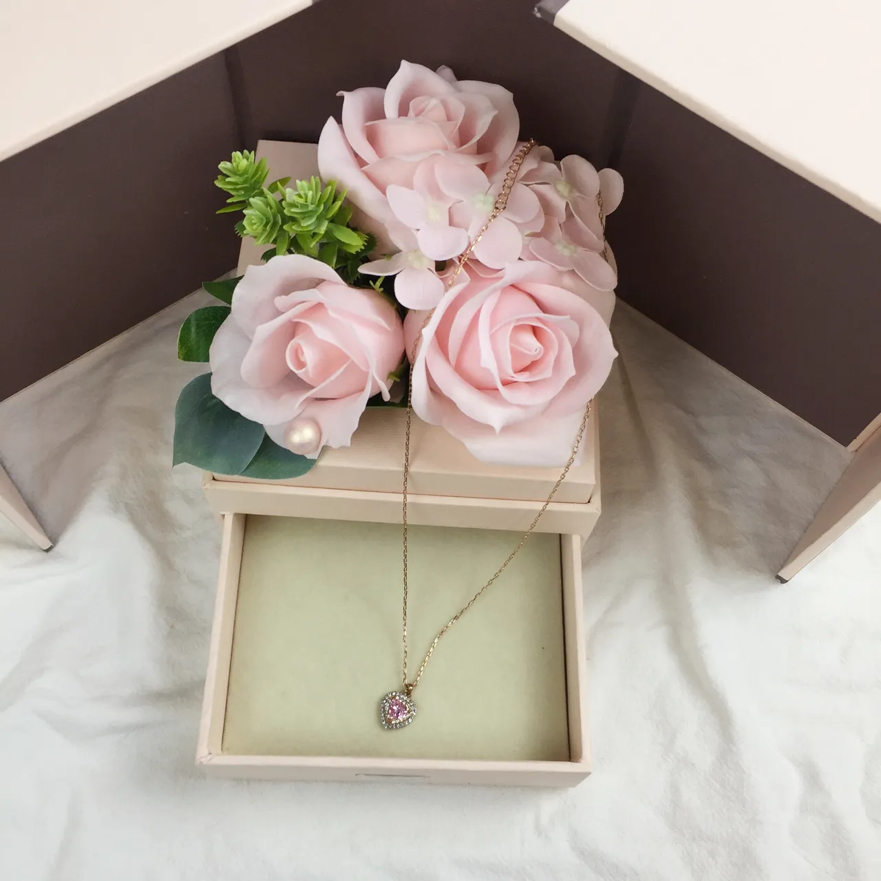 Pink Gold Chain Heart-Shaped Pendant Necklace 4