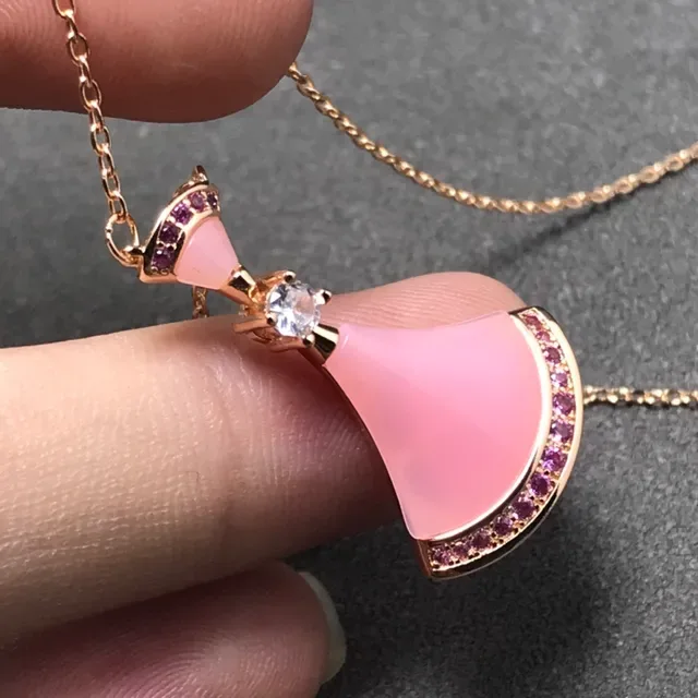 Pink Gold Fan-Shaped Stone Pendant Setting Necklace 4