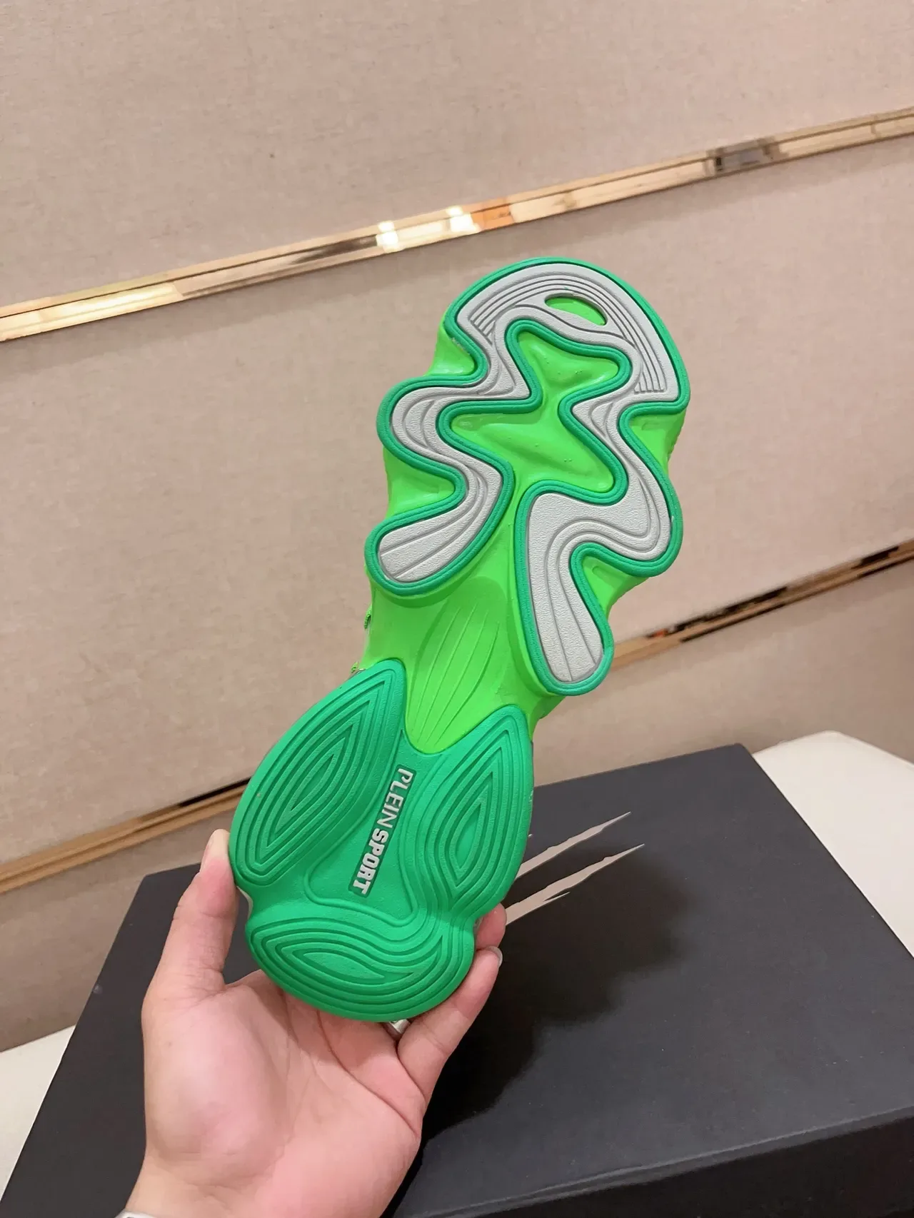 PLEIN SPORT Verde Transparente Tejido Ajuste Calcetín Superior Escultido Ondulado Media Suela Zapatillas 2