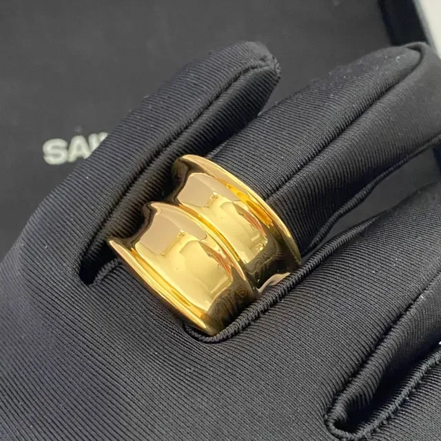 Anel Minimalista Empilhado em Ouro Polido 2