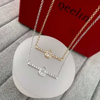 Qeelin Wulu Collier Pendentif Barre Horizontale Cristal Pavé