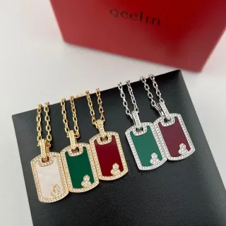 qeelin Wulu Rouge Vert Silhouette Étiquette Chien Bord Pavé Diamant Collier