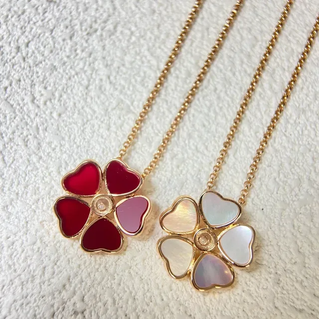 Red Gold Flower-Shaped Pendant Petals Necklace 2