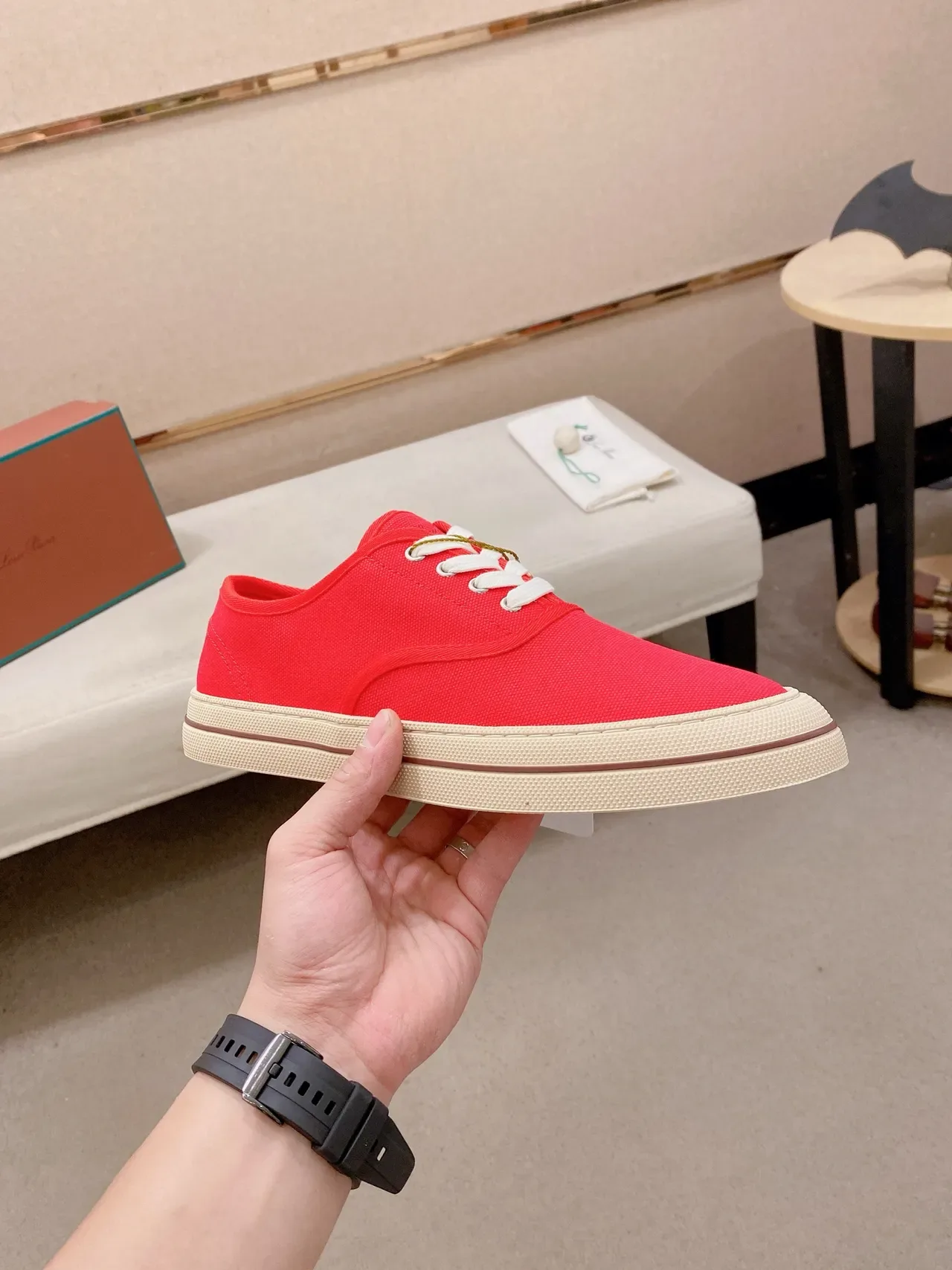 红色白色低帮帆布鞋 5