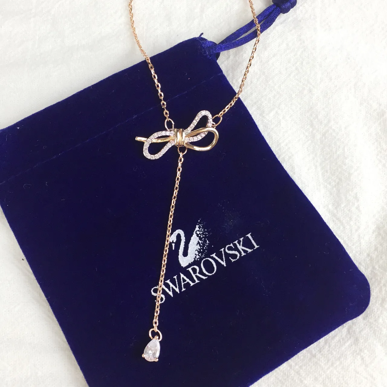 Rose Gold Pavé Bow Pendant Necklace 2