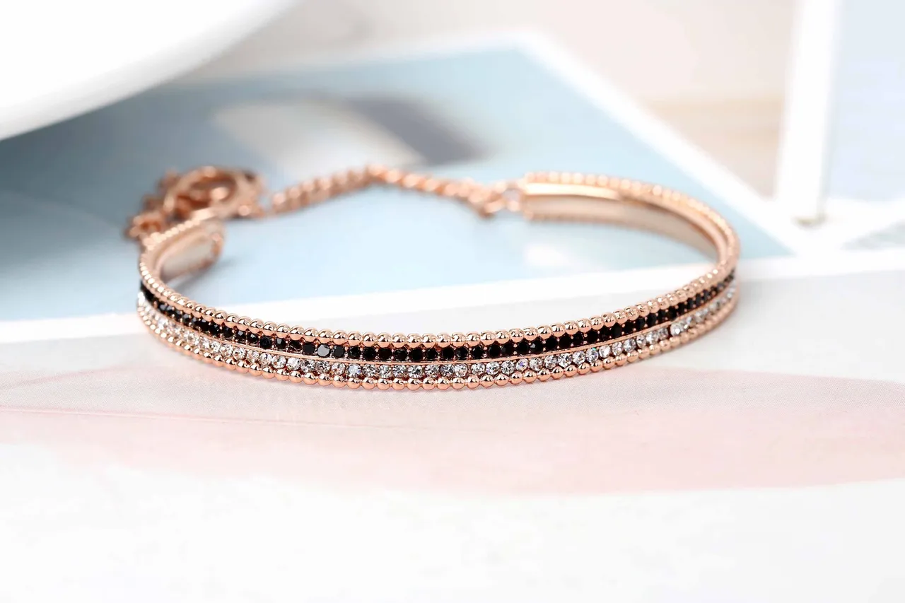 Pulseira pavé de tom dourado-rosa com pérolas em múltiplas linhas 6