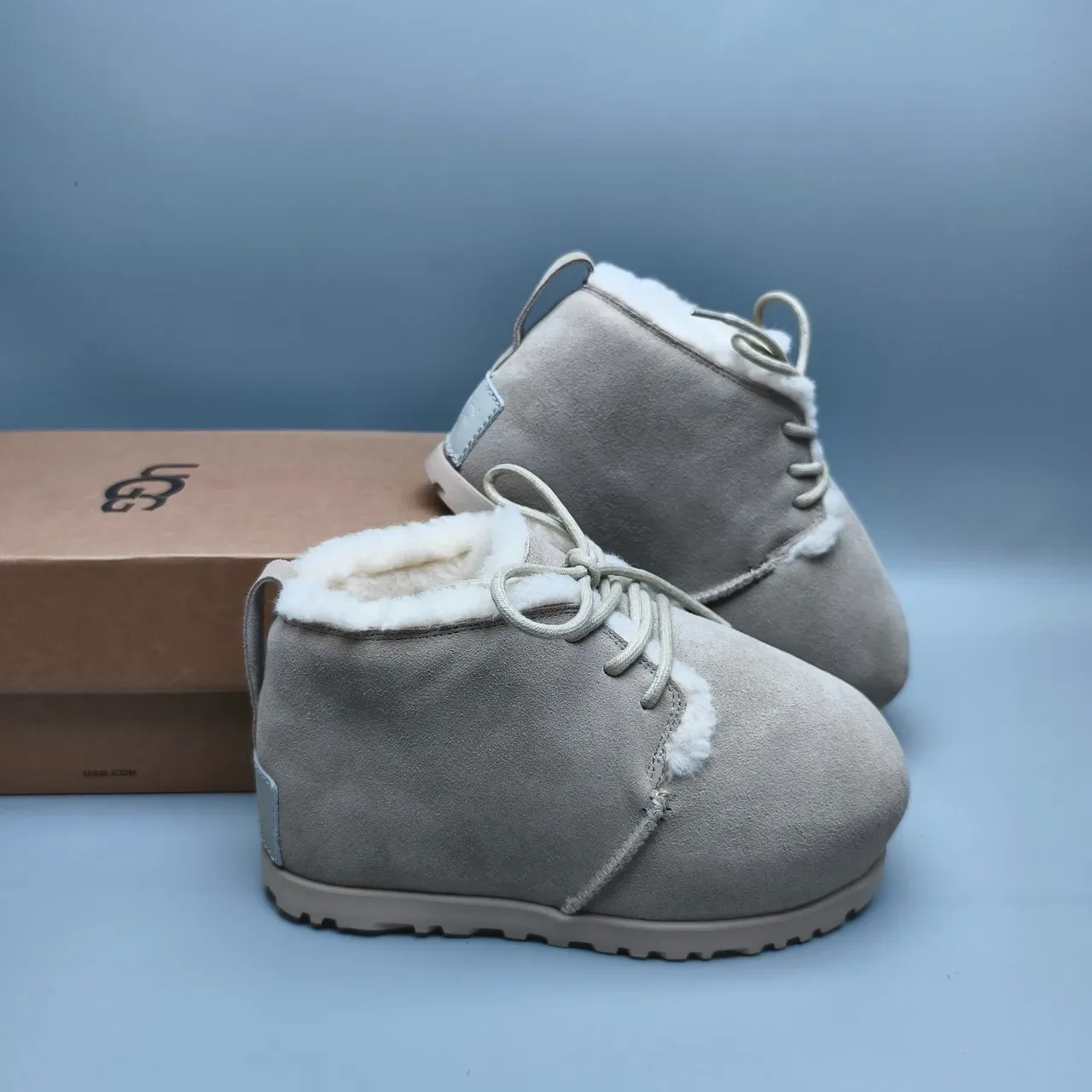 Bottes de cheville en daim doublées de shearling à lacets 6