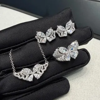 Silver Beige Butterfly-Shaped Pendant Marquise-Cut Central Stones Necklace