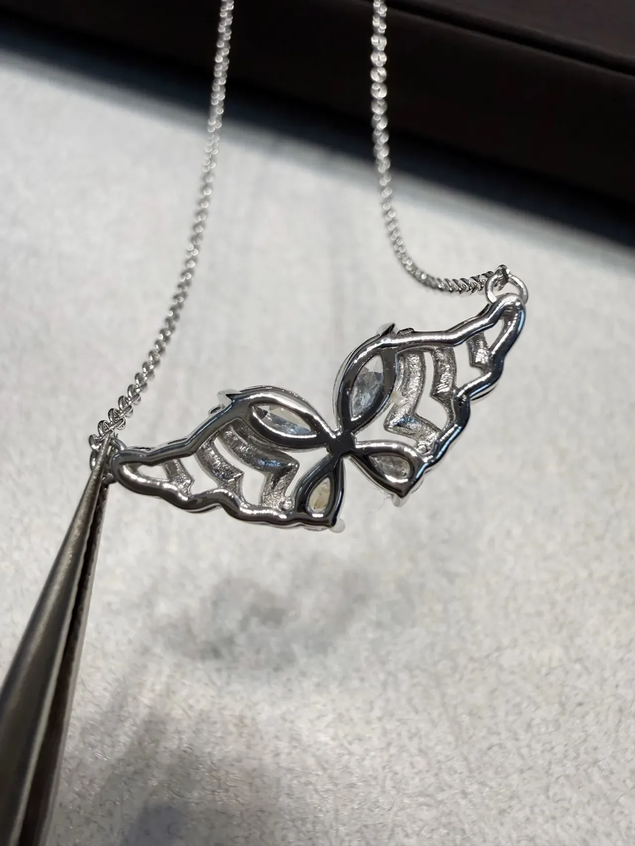 Silver Beige Butterfly-Shaped Pendant Marquise-Cut Central Stones Necklace 5