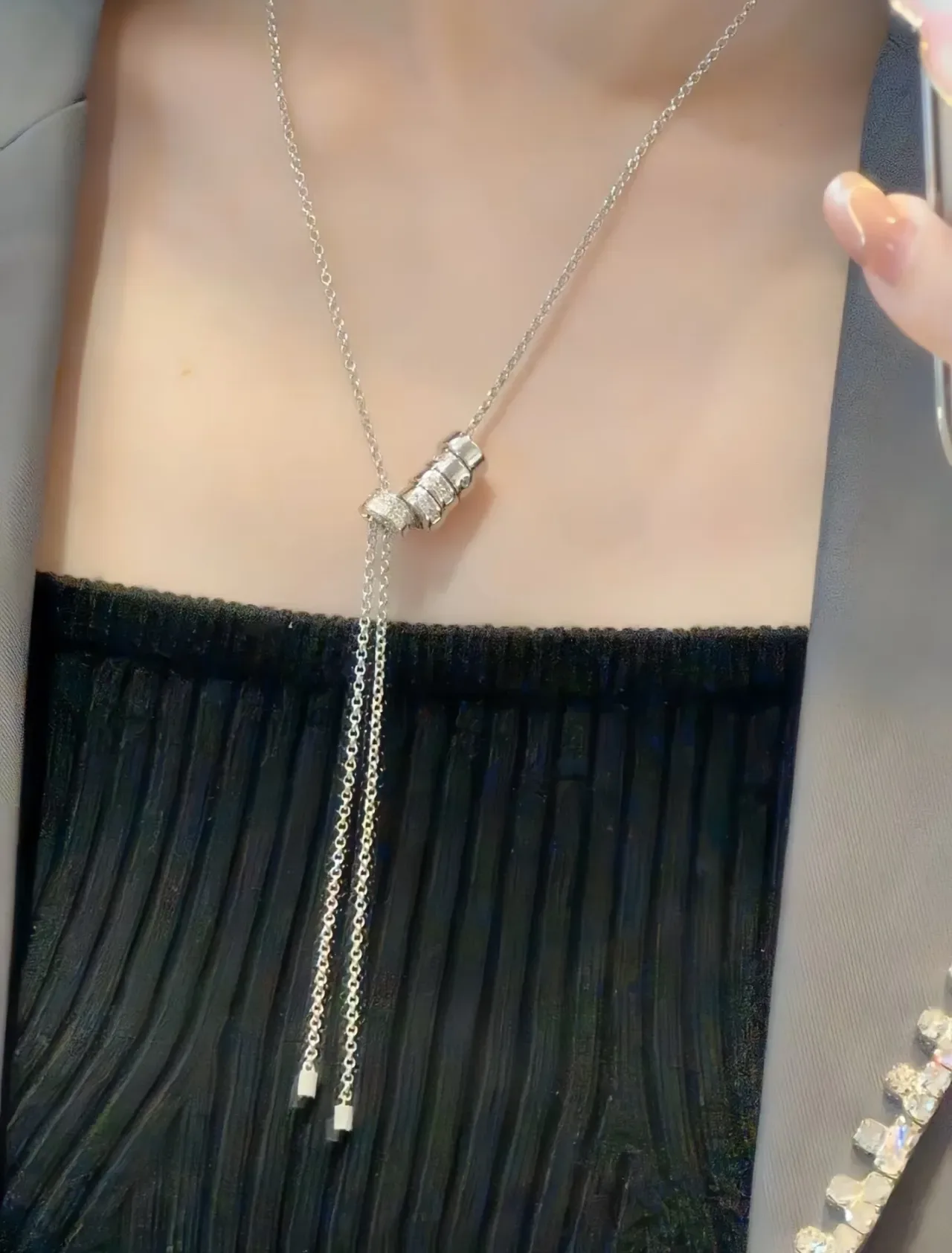 Silver Chain Three Cylindrical Charms Necklace 4