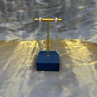 أقراط فضية حمراء على شكل ثعابين بـPavé-Set