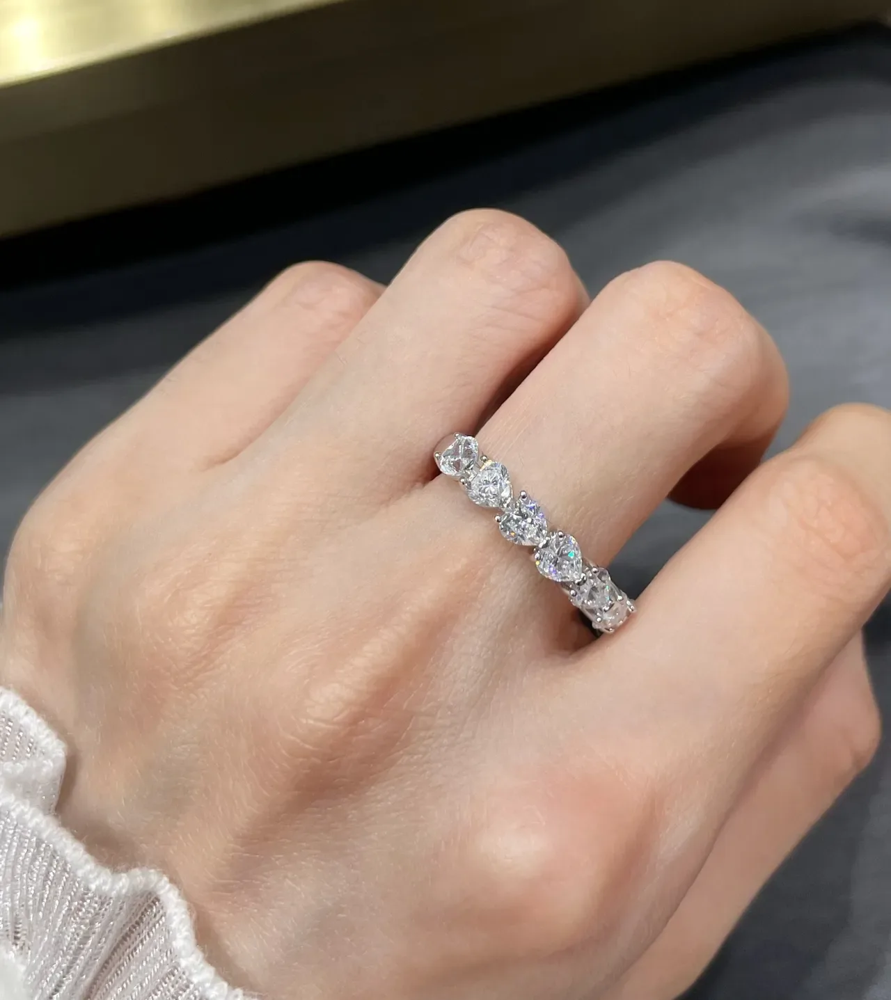 Bague d'éternité à pierres multiples en ton argenté 9