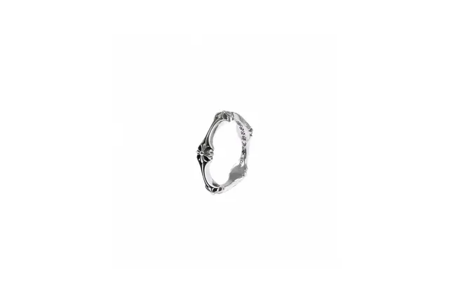 Bague en ton argenté à motif floral oxydé avec tige ouverte 8