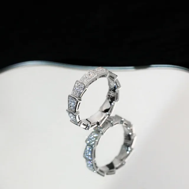 Silver-Toned Geometric Pavé Ring 8