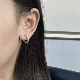 Silver-Toned Textured End Hoop Earrings 2