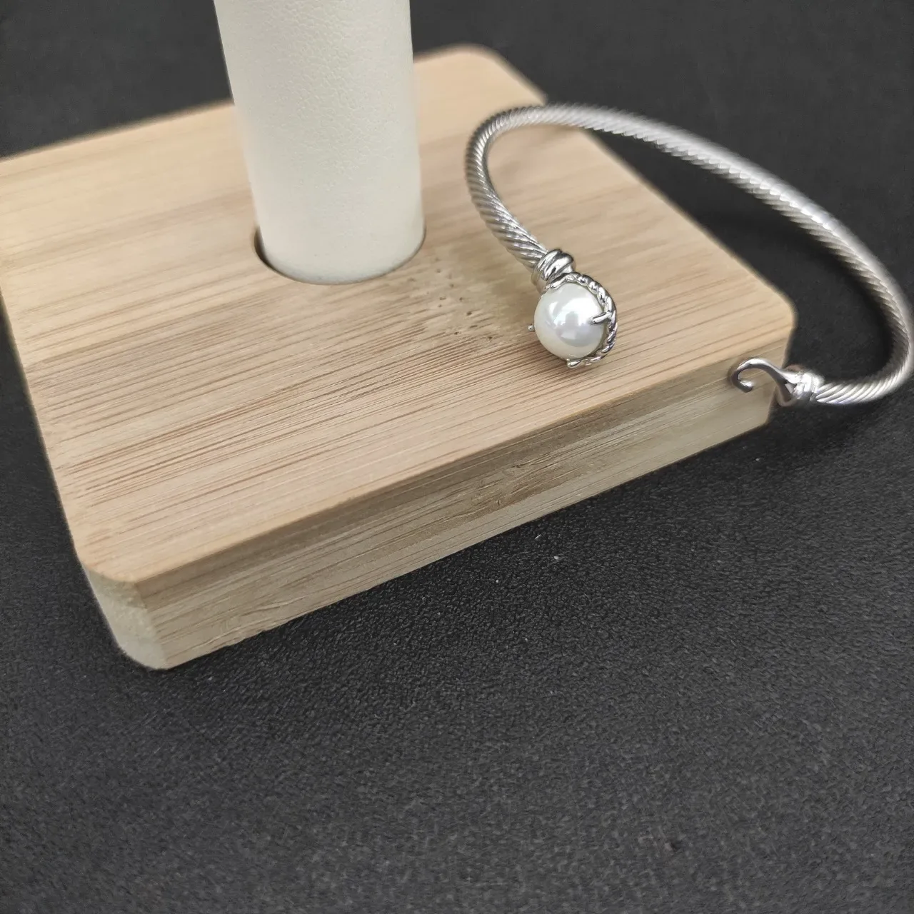 Twisted Cable Wire Pearl Focal Point Bracelet 6