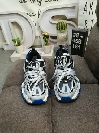 Basket chunky blanc noir et bleu 10