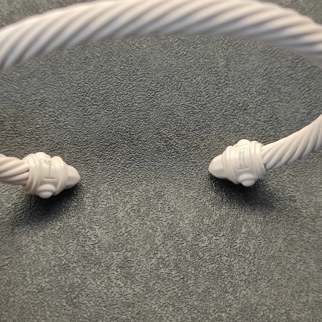 White Twisted Rope Cable Sculpted Conical End Caps Bracelet 4
