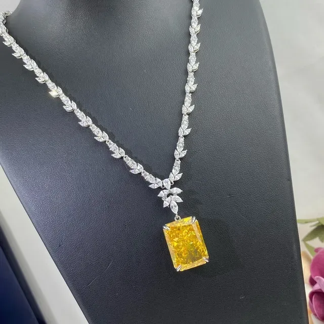 Yellow Silver Leaf-Motif Chain Rectangular Emerald-Cut Pendant Necklace 3