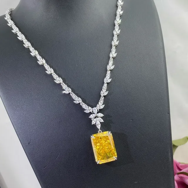 Yellow Silver Leaf-Motif Chain Rectangular Emerald-Cut Pendant Necklace 5