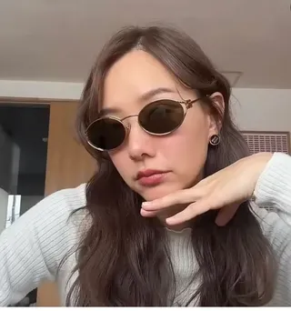 Gentle Monster Lentes ovaladas douradas pretas moldura de metal fina óculos de sol 8
