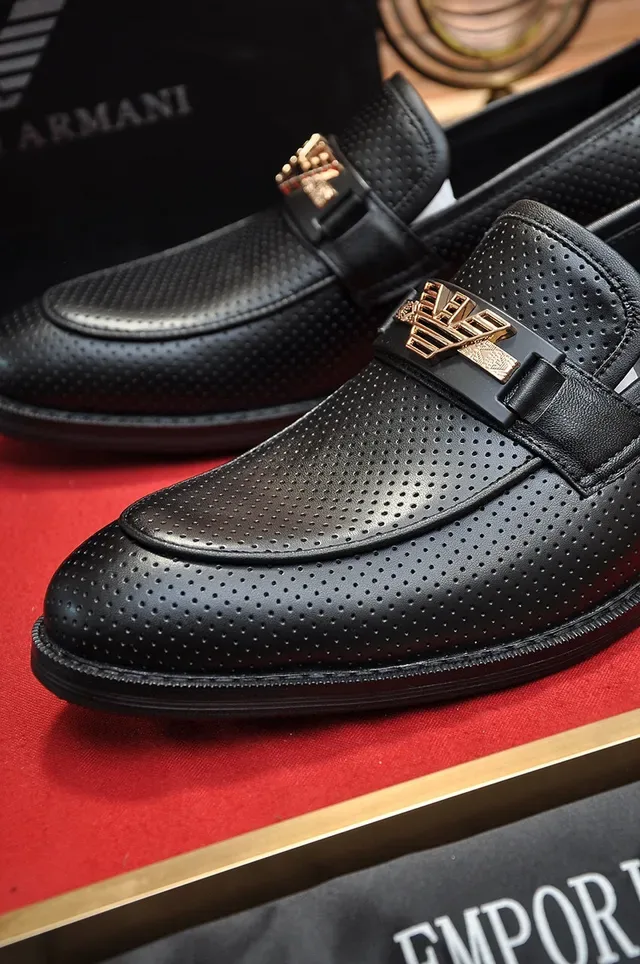 Giorgio Armani Cuir Perforé Eagle-Buckle Mocassins 3
