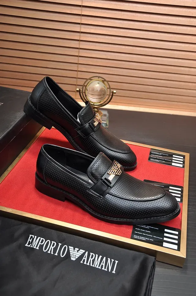 Giorgio Armani Cuir Perforé Eagle-Buckle Mocassins 5