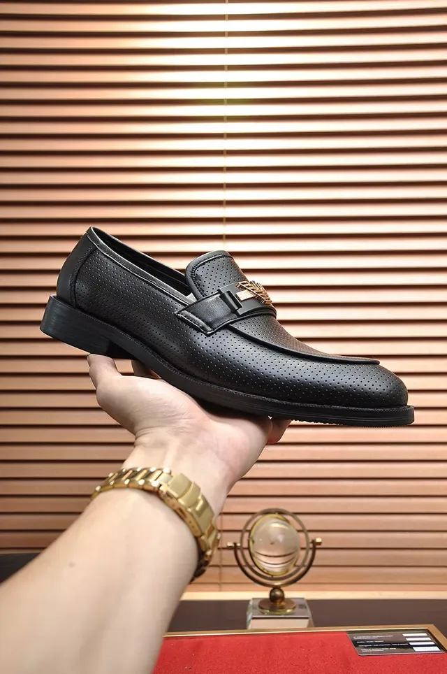 Giorgio Armani Cuir Perforé Eagle-Buckle Mocassins 7