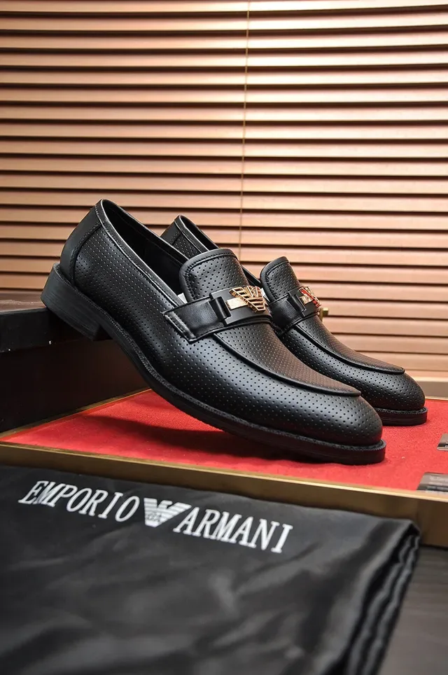 Giorgio Armani Cuir Perforé Eagle-Buckle Mocassins 8