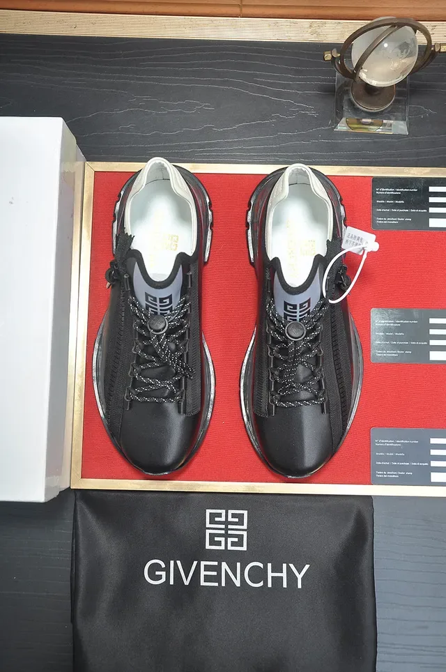 Givenchy City Sport 黑银生活方式运动鞋 3