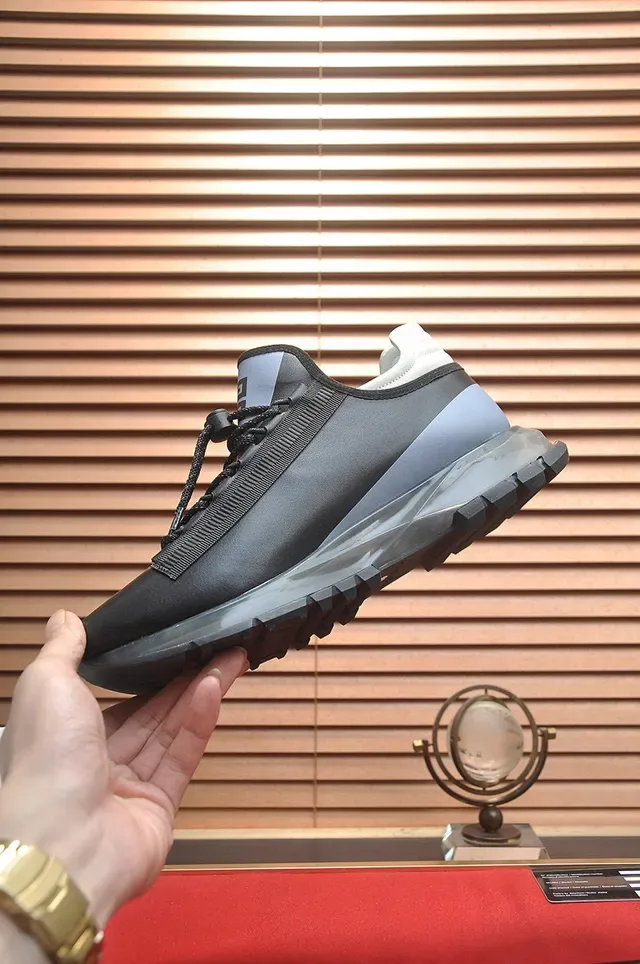 Givenchy City Sport 黑银生活方式运动鞋 5