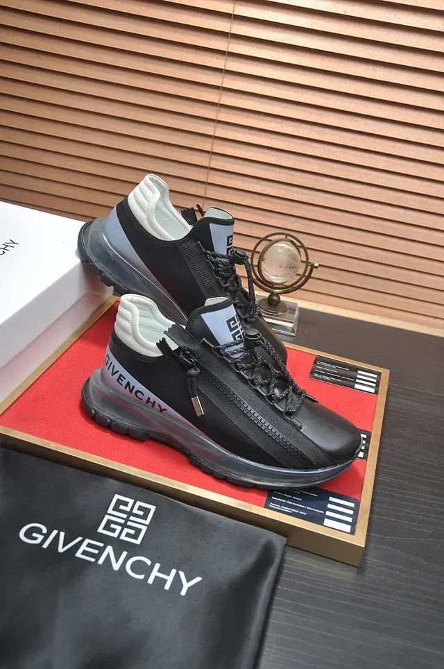 Givenchy City Sport 黑银生活方式运动鞋 6