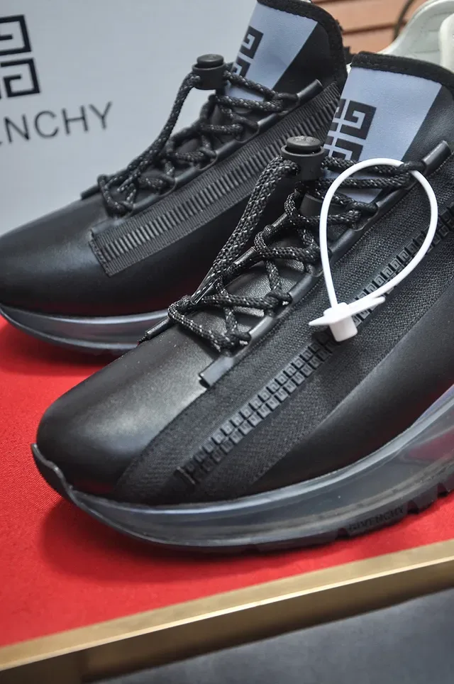Givenchy City Sport 黑银生活方式运动鞋 8
