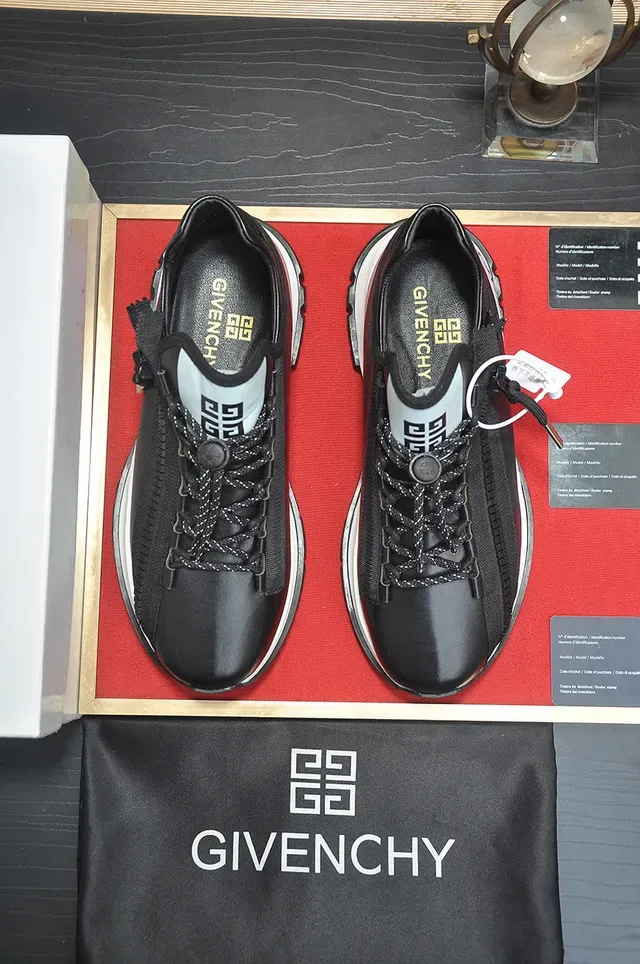Givenchy City Sport Negro y Blanco Lifestyle Sneakers 3
