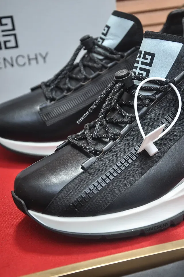 Givenchy City Sport Negro y Blanco Lifestyle Sneakers 8