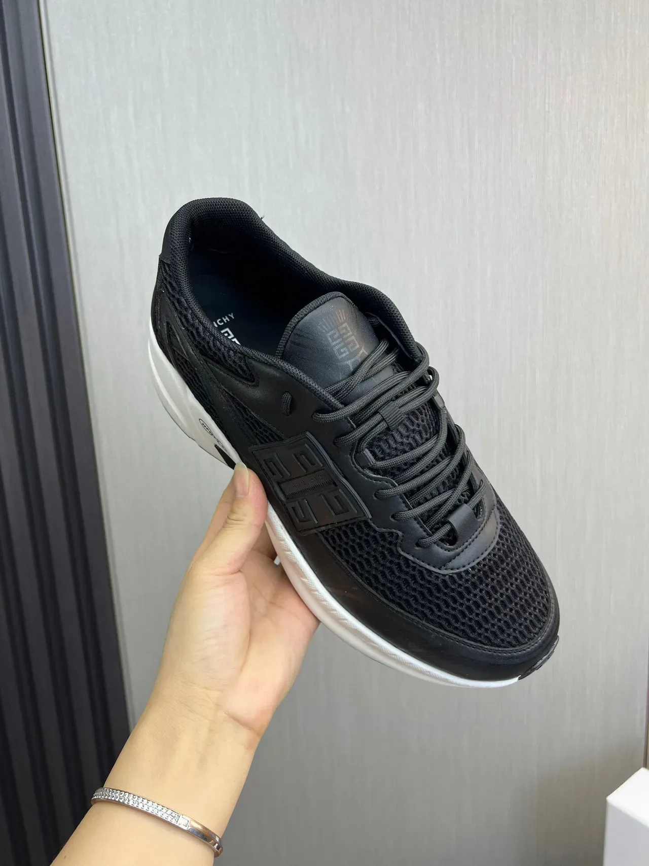Givenchy City Sport sneakers chunky noirs maille et blancs 7