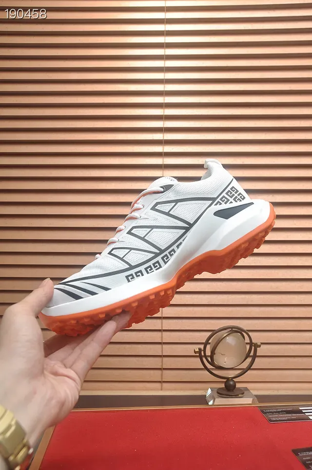 Givenchy City Sport Chaussures Lifestyle Blanches Noires Oranges 5