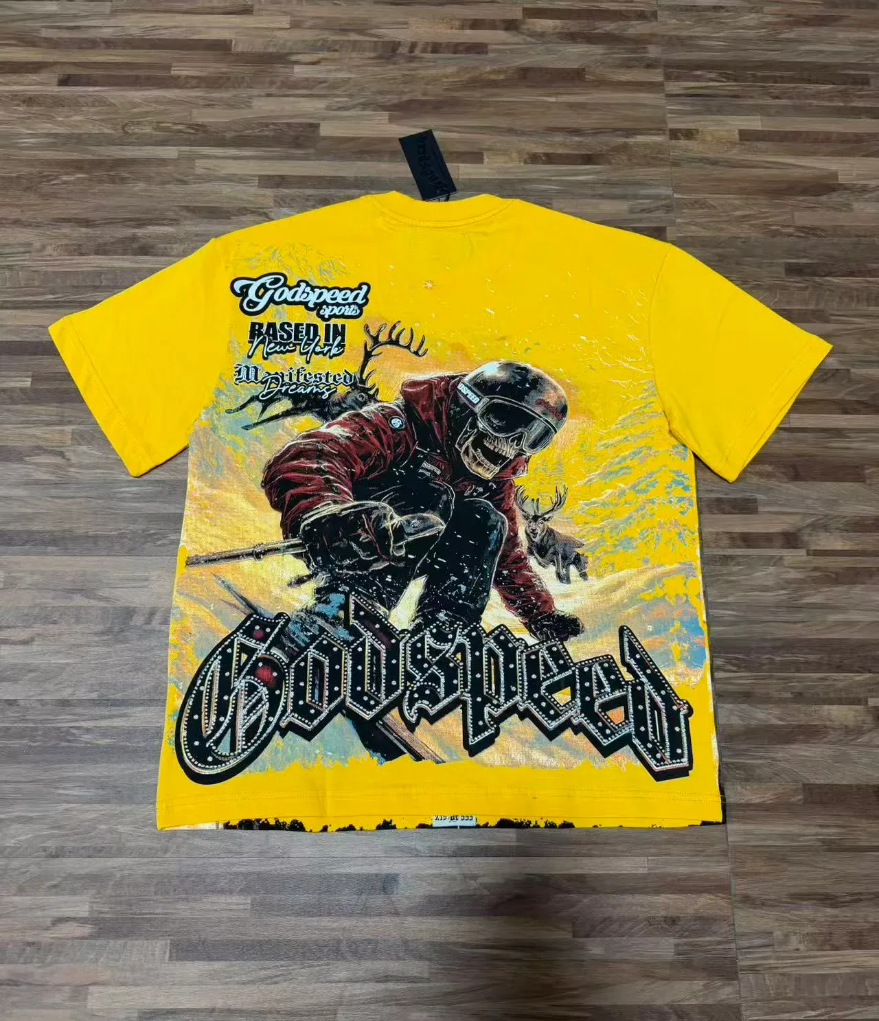 Camiseta amarela Godspeed com gráfico de capacete racer caveira 3