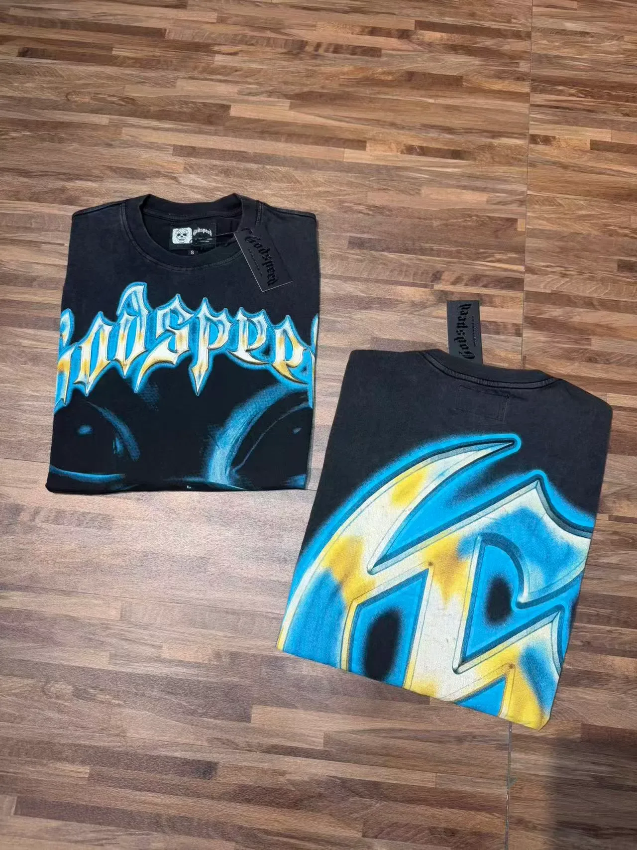 Camiseta Godspeed oversize negra con estampado gráfico 5