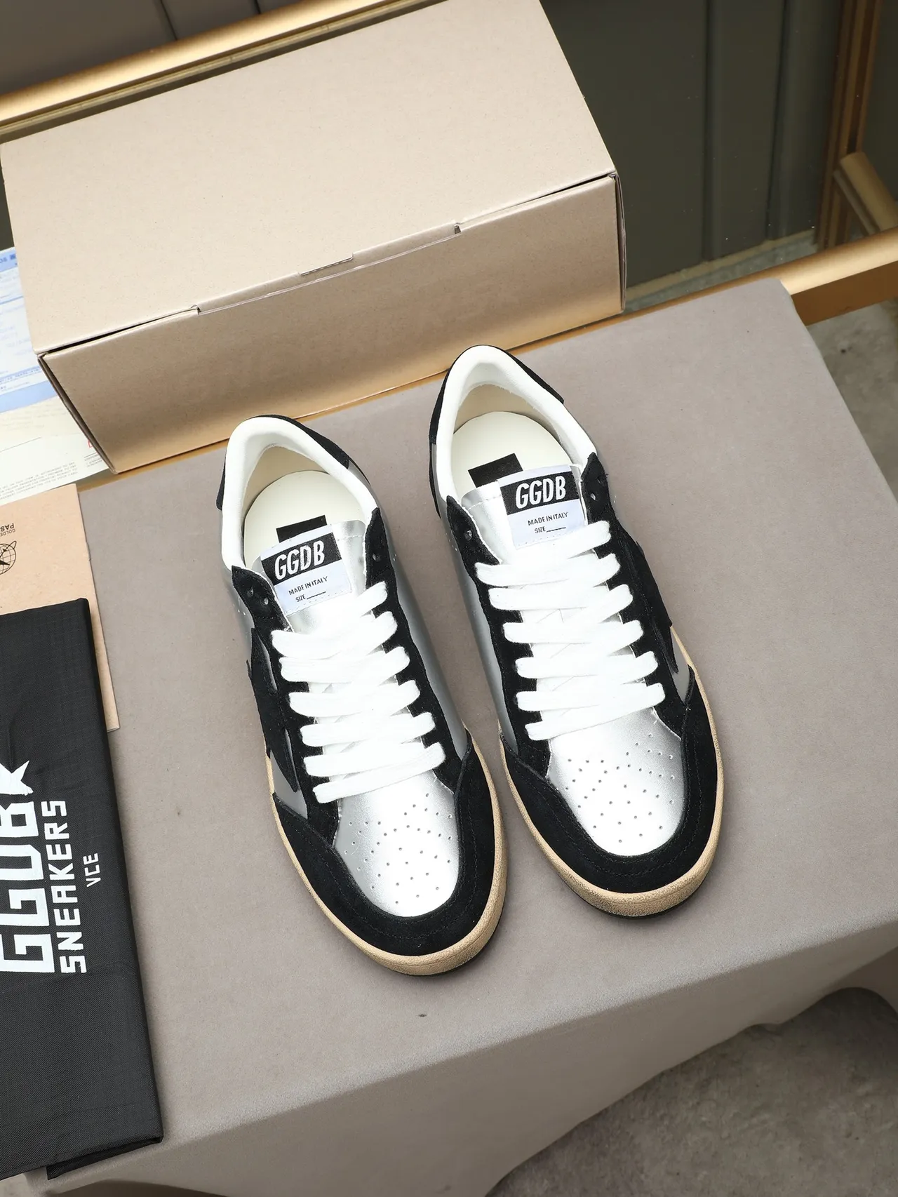 Golden Goose Ball Star Black Silver White লাইফস্টাইল স্নিকার 2